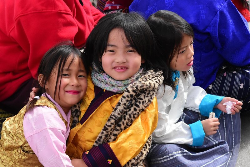 children-in-bhutan-posing-for-picture