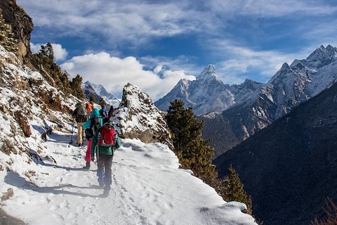 sherpa-women-in-Everest-region
