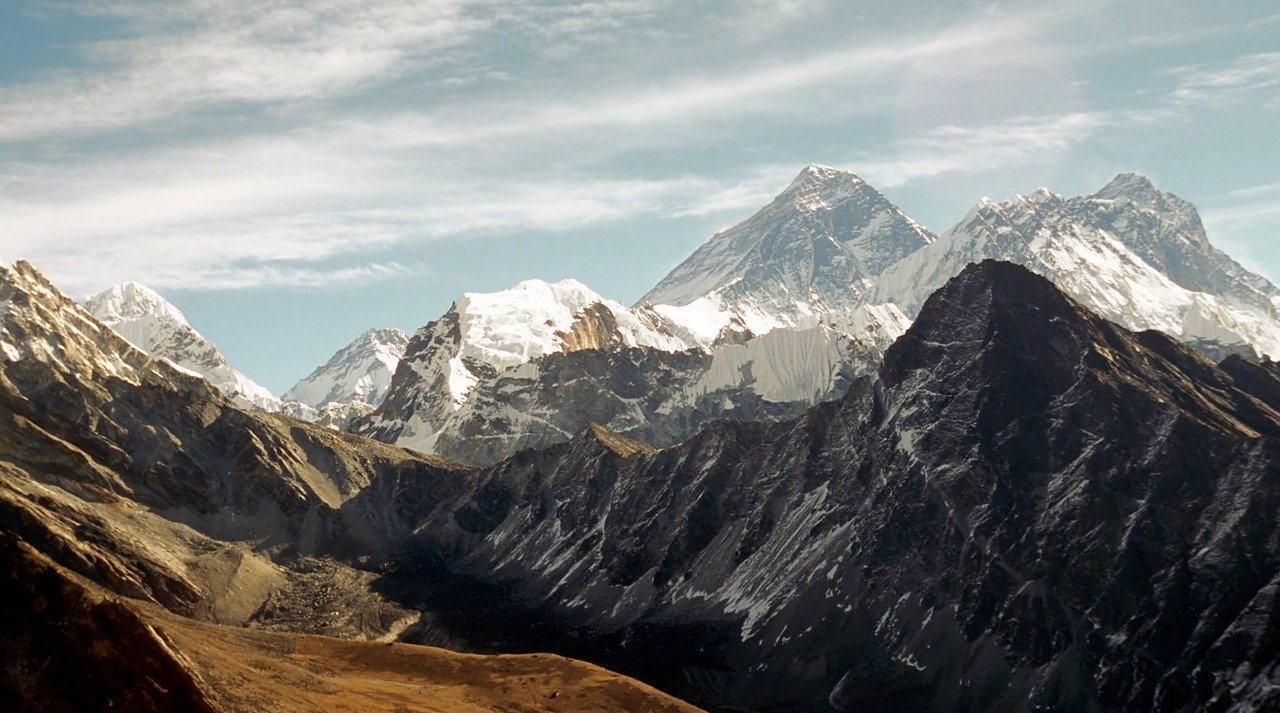 NEPAL'S TEAHOUSE TREKKING: 4 THINGS YOU MIGHT NOT KNOW