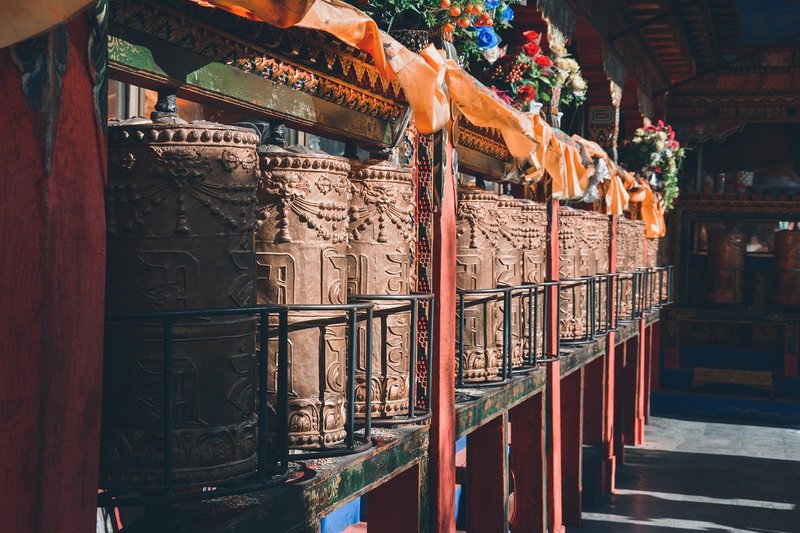 prayer-wheels-in-manaslu-region