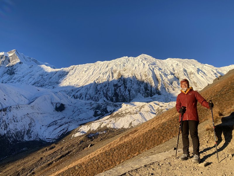 solo-women-trekker-in-annapurna-circuit-trek